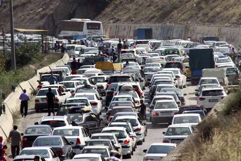 ترافیک سنگین در ورودیهای غربی و جنوبی تهران ترافیک سنگین در ورودیهای غربی و جنوبی تهران