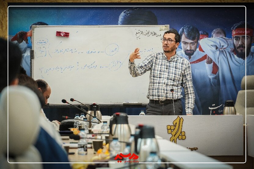 بیست و دومین جلسه عصرانه مسیر با موضوع دستکاری افکارعمومی برگزار شد بیست و دومین جلسه عصرانه مسیر با موضوع دستکاری افکارعمومی برگزار شد