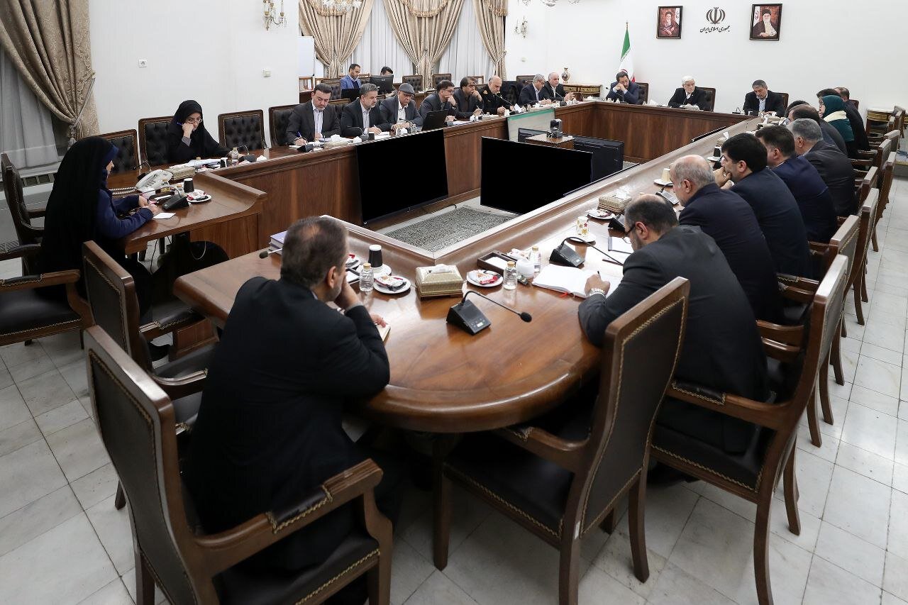 عارف: اصلاحات ساختاری نباید تأثیر منفی بر معیشت مردم داشته باشد عارف: اصلاحات ساختاری نباید تأثیر منفی بر معیشت مردم داشته باشد