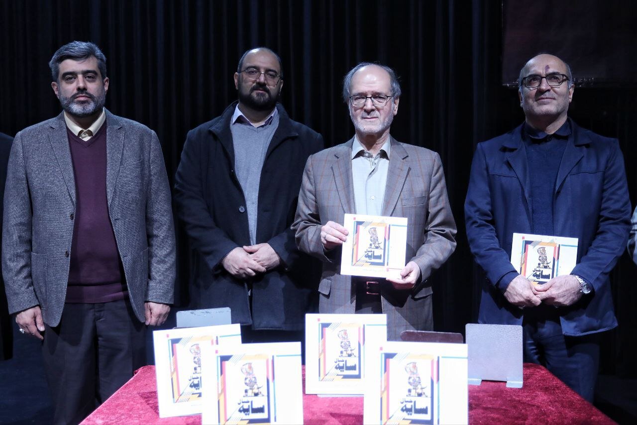 «سایههای خیال» بر برج آزادی افتاد؛ موزهای از افسانههای هزار ساله «سایههای خیال» بر برج آزادی افتاد؛ موزهای از افسانههای هزار ساله