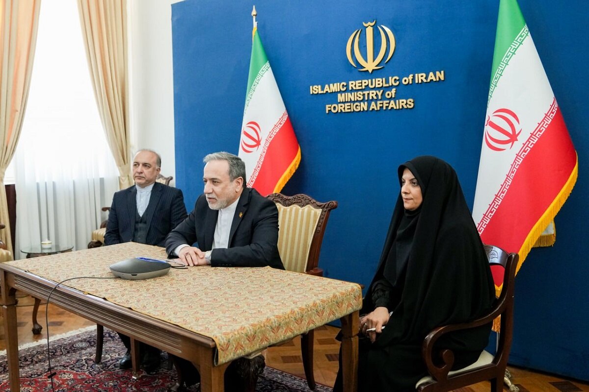 گفتگوی تلفنی وزیر امور خارجه با کارکنان سفارت ایران در ونزوئلا گفتگوی تلفنی وزیر امور خارجه با کارکنان سفارت ایران در ونزوئلا