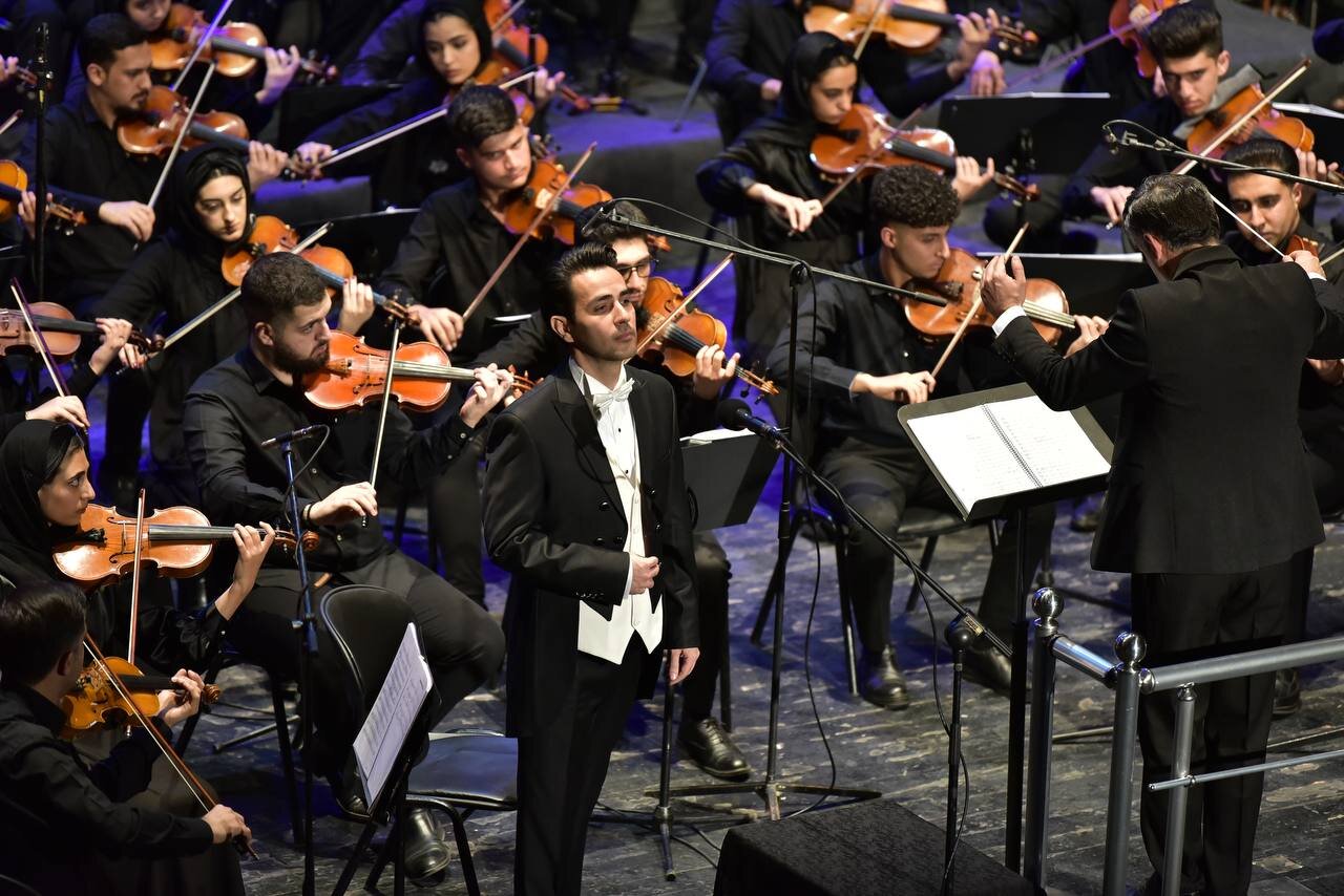 رضا فکری در نقش «سهراب» اپرای «خِرَد» را در شیراز روی صحنه میبرد رضا فکری در نقش «سهراب» اپرای «خِرَد» را در شیراز روی صحنه میبرد