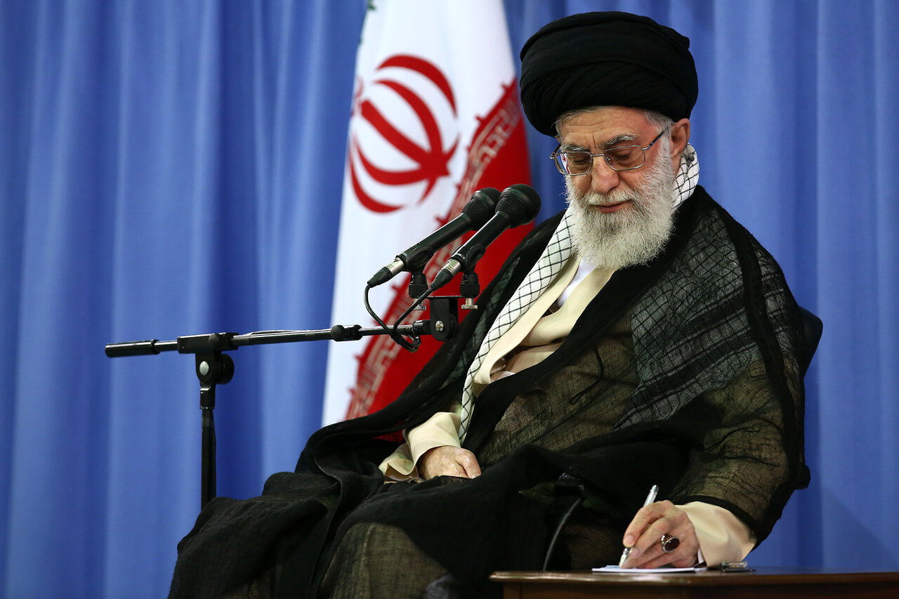 پیام رهبر انقلاب اسلامی به کنگره ملّی «شهدای غریب اسارت» پیام رهبر انقلاب اسلامی به کنگره ملّی «شهدای غریب اسارت»