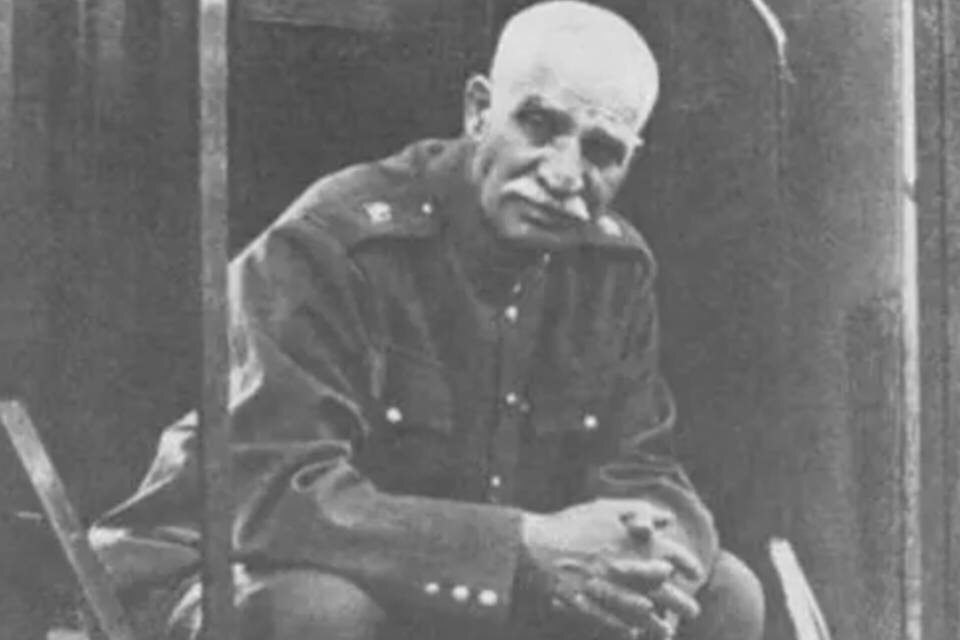 «برج میلاد» را رضاخان ساخت؟/ شوخیهایی که جدی گرفته شدند «برج میلاد» را رضاخان ساخت؟/ شوخیهایی که جدی گرفته شدند