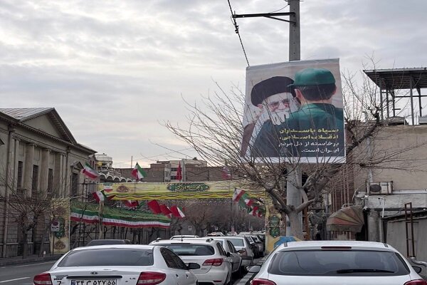 نصب بنر توسط شهرداری منطقه ۱۱ مقابل سفارتخانههای فرانسه و ایتالیا نصب بنر توسط شهرداری منطقه ۱۱ مقابل سفارتخانههای فرانسه و ایتالیا