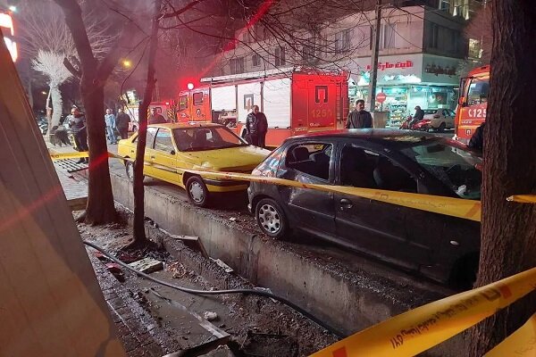 انفجار و آتشسوزی در میوهفروشی خیابان پیروزی به علت نشت گاز انفجار و آتشسوزی در میوهفروشی خیابان پیروزی به علت نشت گاز