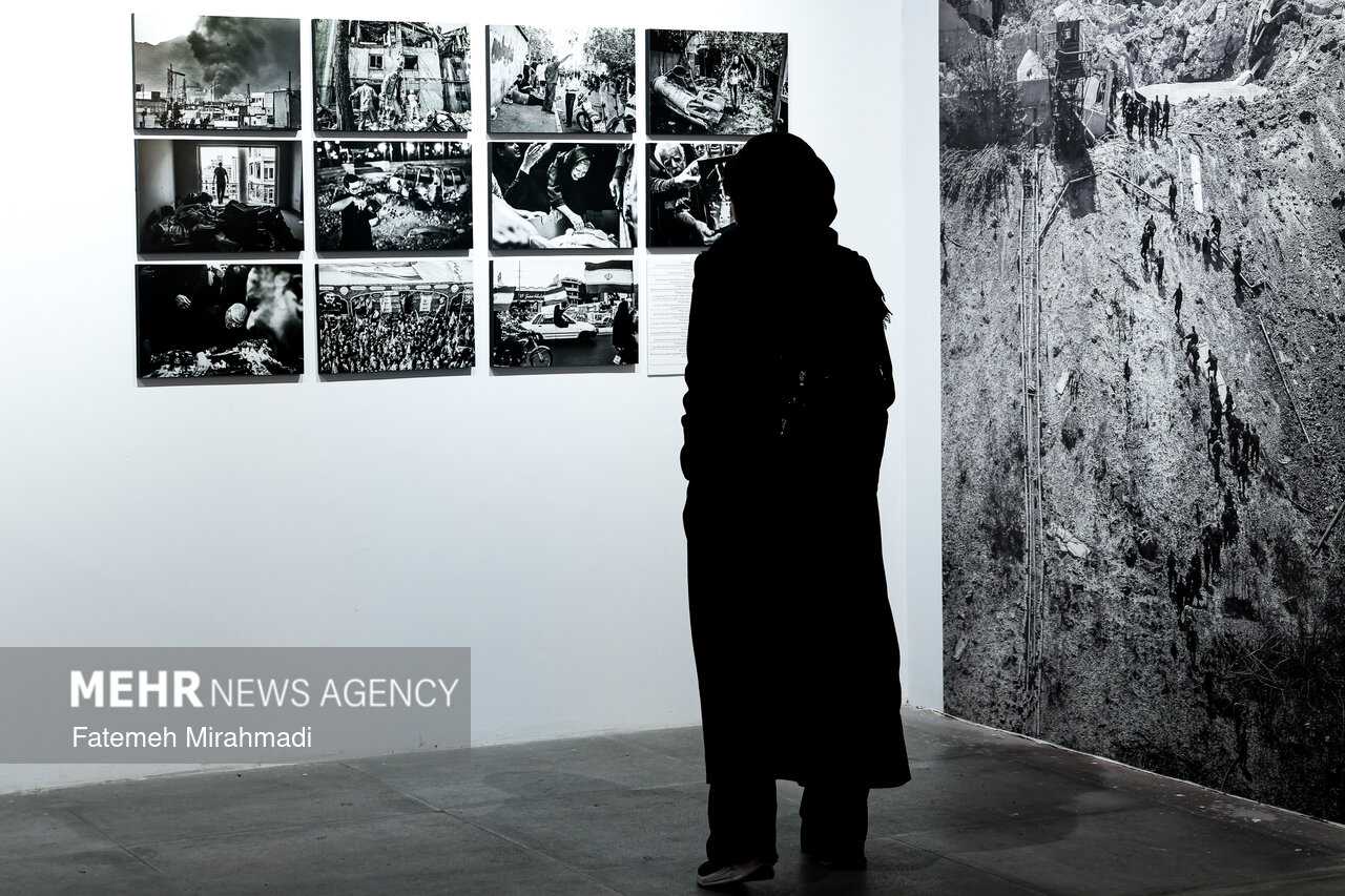 افتتاح نمایشگاهی از روایت تصویری جنگ ۱۲ روزه؛ «سایه امنیت» تماشایی شد افتتاح نمایشگاهی از روایت تصویری جنگ ۱۲ روزه؛ «سایه امنیت» تماشایی شد