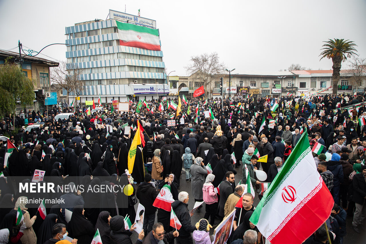 راهپیمایی ۲۲ بهمن امسال پدافند محکمی مقابل تهدیدات دشمن بود راهپیمایی ۲۲ بهمن امسال پدافند محکمی مقابل تهدیدات دشمن بود
