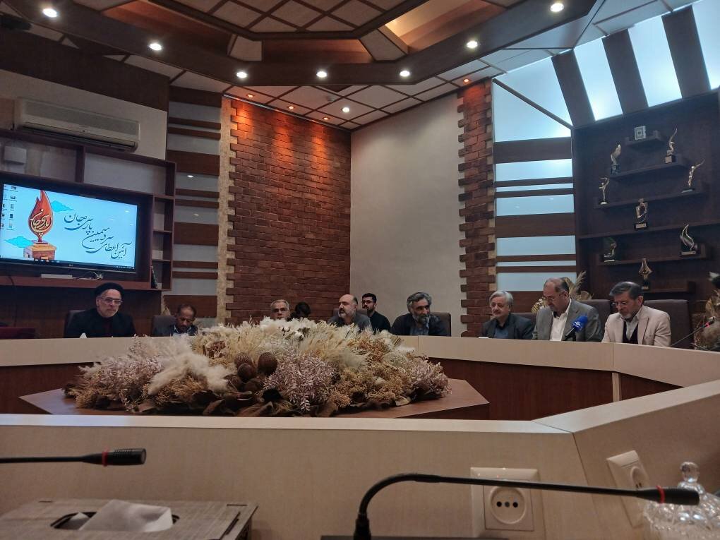 نشان ملی «پارسیجان»، حرکتی جریانساز برای حراست از زبان فارسی نشان ملی «پارسیجان»، حرکتی جریانساز برای حراست از زبان فارسی