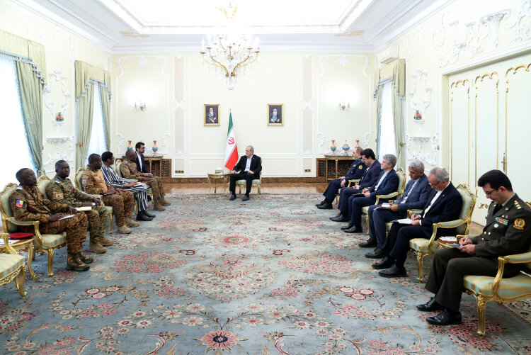 پزشکیان: نگاه ایران به آفریقا راهبردی و مبتنی بر منافع متقابل است پزشکیان: نگاه ایران به آفریقا راهبردی و مبتنی بر منافع متقابل است