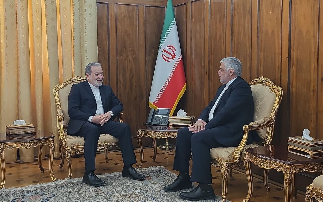سفیر جدید ایران در لبنان با عراقچی دیدار کرد سفیر جدید ایران در لبنان با عراقچی دیدار کرد