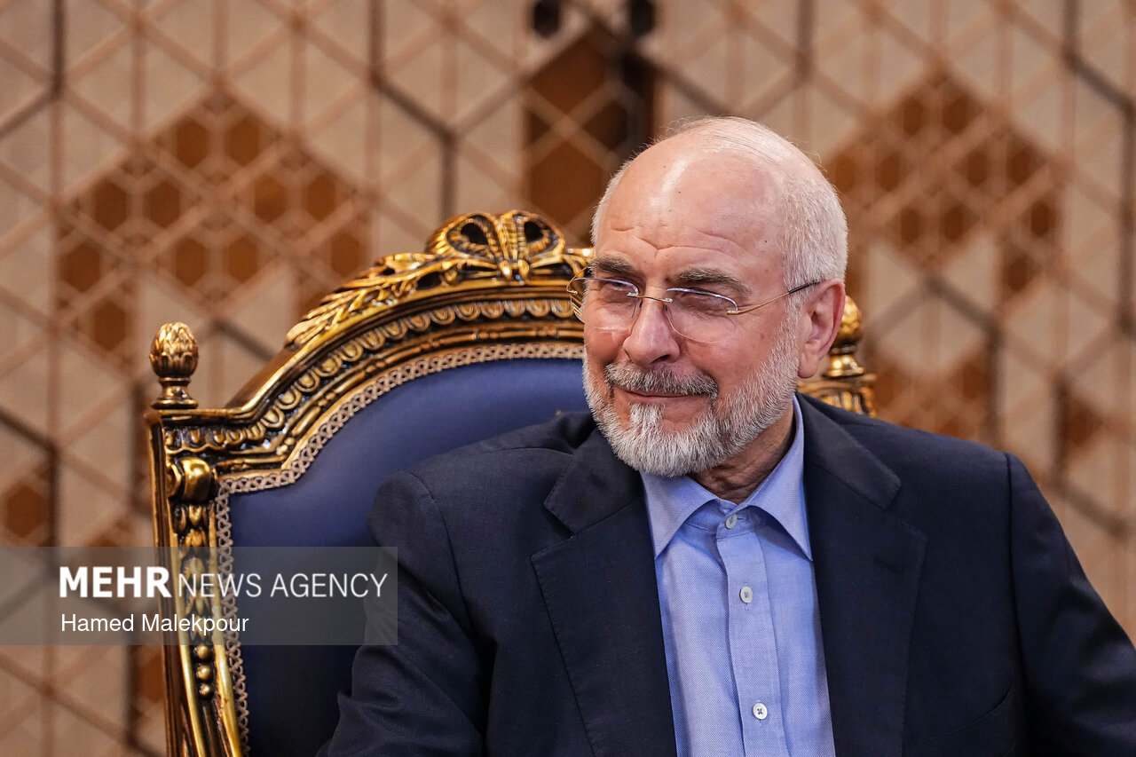 قالیباف: خدا کند که شرمنده شهدای مظلوم و ملت ایران نباشم قالیباف: خدا کند که شرمنده شهدای مظلوم و ملت ایران نباشم