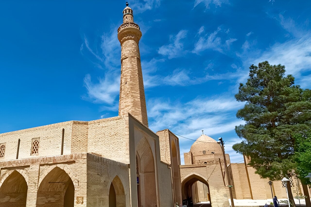 مسجدی که هزار سال تاریخ را در خود حفظ کرده است مسجدی که هزار سال تاریخ را در خود حفظ کرده است
