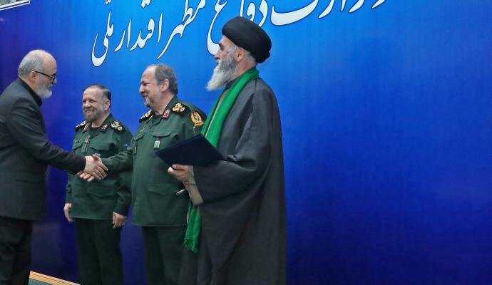 امیر اصغر زبرجدی مدیر کل روابط عمومی وزارت دفاع شد امیر اصغر زبرجدی مدیر کل روابط عمومی وزارت دفاع شد