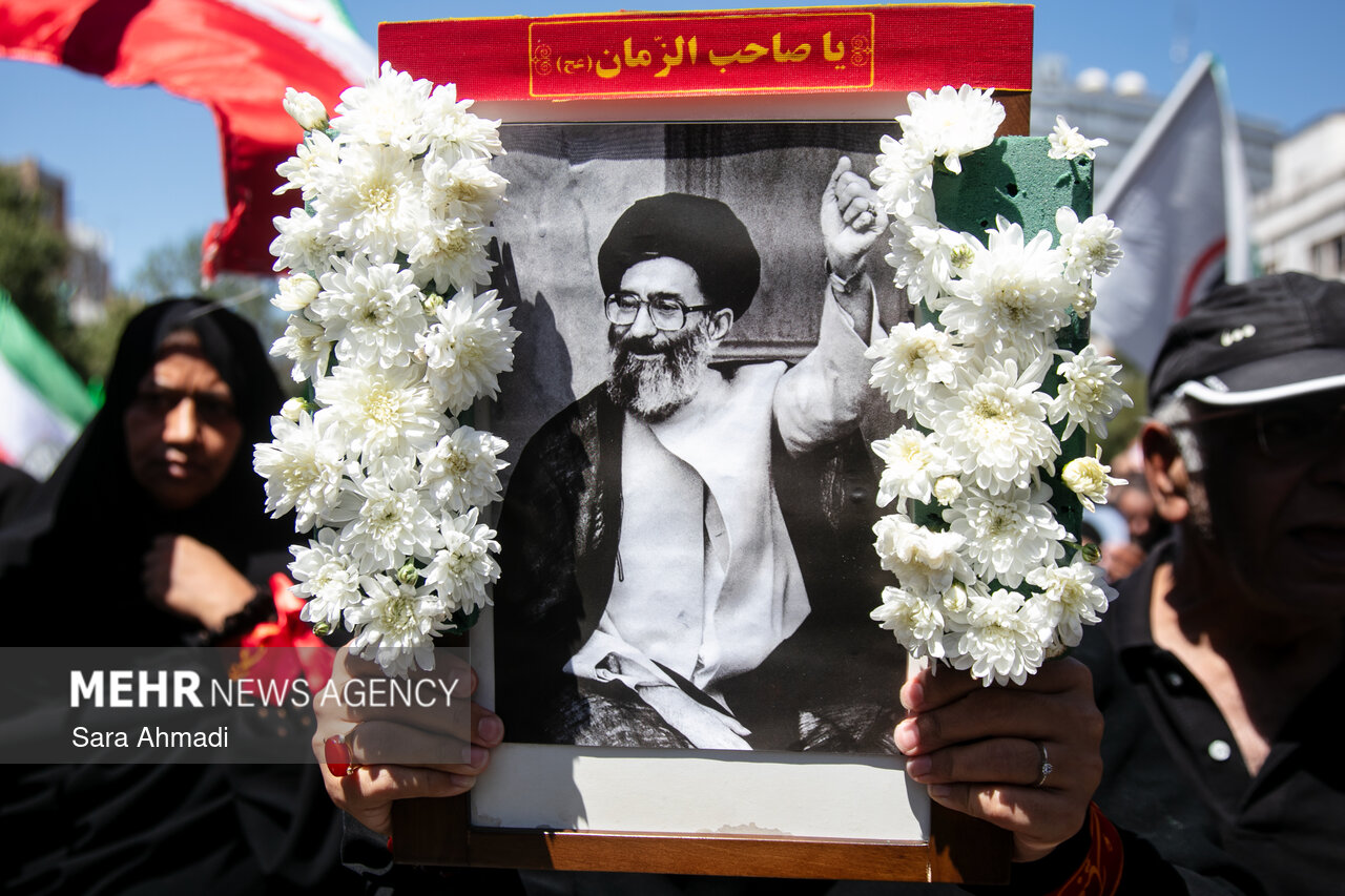 رهبر شهید انقلاب حیطه کاریام را تغییر داد رهبر شهید انقلاب حیطه کاریام را تغییر داد