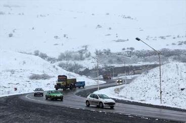 بارش برف در 8 استان کشور/ترافیک سنگین در راه های منتهی به مشهد مقدس