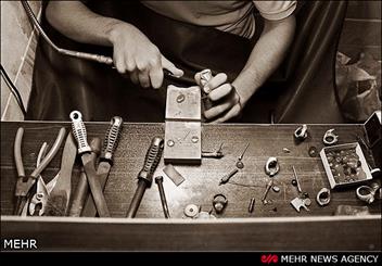 کارگاه کوچک انگشترسازی 