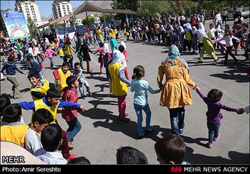 جشنواره بادبادک به مناسبت روز جهانی کودک