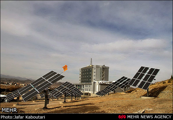 بازدید کمیسیون انرژی مجلس از نیروگاه خورشیدی مشهد