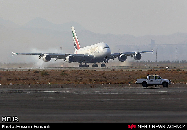 فرود هواپیمای ایرباس 380 در فرودگاه امام خمینی (ره)