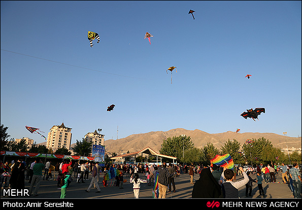 جشنواره بادبادک به مناسبت روز جهانی کودک