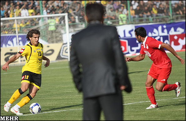 IPL leaders Sepahan edge Foolad - Tehran Times