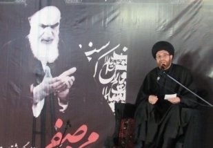 امام حسين (ع) براي هدايت همه بشريت كافي است/ انقلاب اسلامي متاثر از نهضت عاشورا