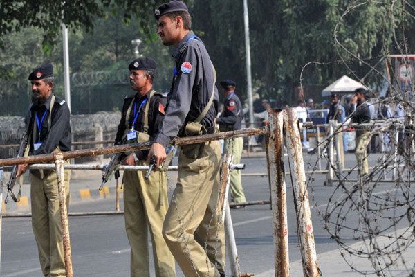 پاکستانی سکیورٹی فورسز کا ملیر جیل میں سرچ آپریشن