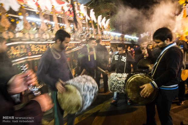 همنوا با عزاداران حسینی