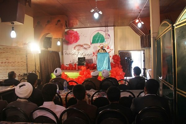 جشن ازدواج ۱۱۰ زوج طلبه شیعه و سنی استان بوشهر برگزار شد
