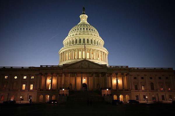 لایحه ارسال تسلیحات به اوکراین در کنگره آمریکا
