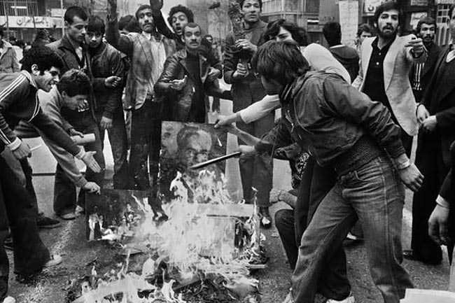 غفلت مزمن در ثبت تاریخ شفاهی/طرح ناگفتهها شرط مانایی انقلاب است