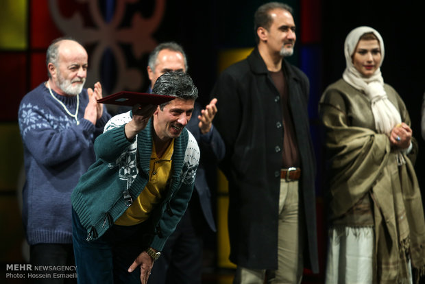 آئین اختتامیه سی و سومین جشنواره بین‌المللی تئاتر