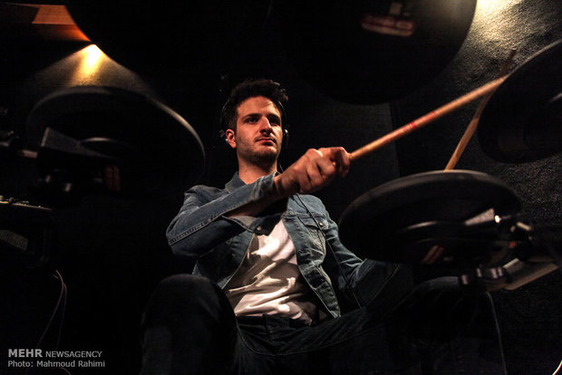 استیو آوانسیان نوازنده ساز درامز 