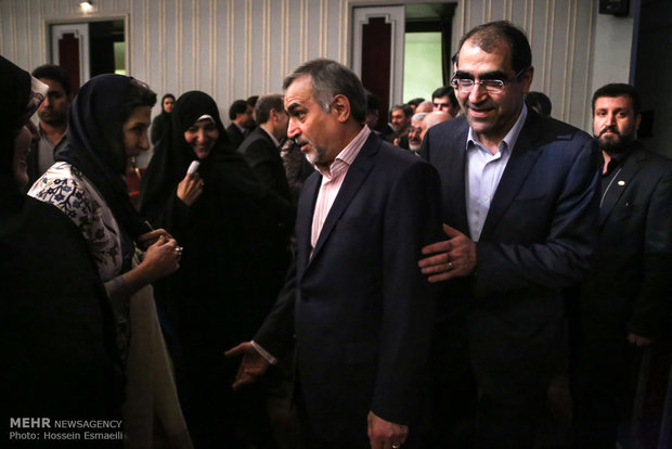 سید حسن قاضی زاده هاشمی وزیر بهداشت، درمان و آموزش پزشکی و حسین فریدون مشاور رئیس جمهور در  همایش ملی مبارزه با سرطان
