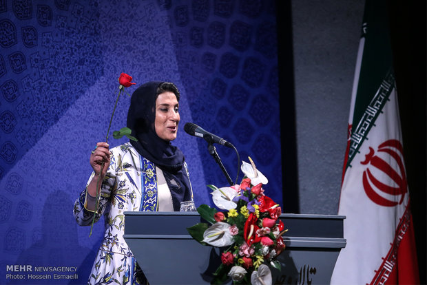 فاطمه معتمدآریا بازیگر در همایش ملی مبارزه با سرطان
