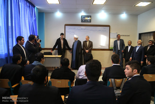 بازدید حسن روحانی  رئیس جمهور  پروژه های آموزشی،پژوهشی و ورزشی وزارت آموزش و پرورش 