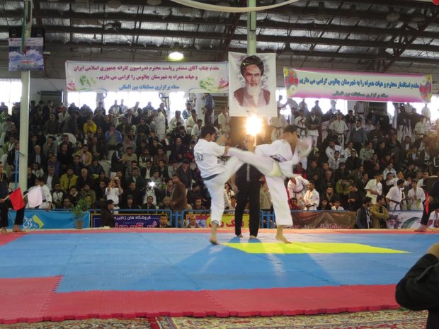 کاپ قهرمانان مسابقات کیوکوشین کاراته اهدا شد 