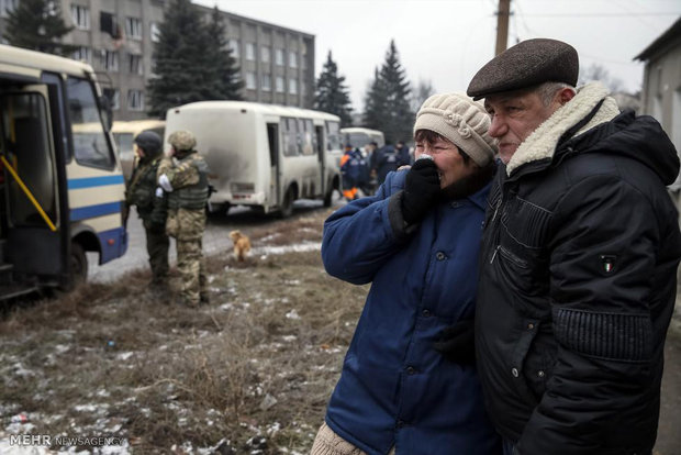 ادامه درگیری های در شرق اوکراین در آستانه اجرای آتش بس مینسک 