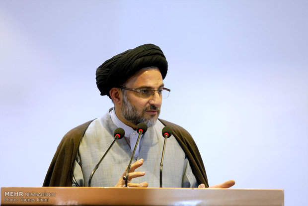«مزار شریف» نظر مردم را جلب کرده است/ توجه ویژه به هویت حسینی