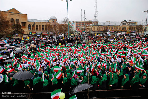 راهپیمایی یوم الله 22 بهمن در همدان