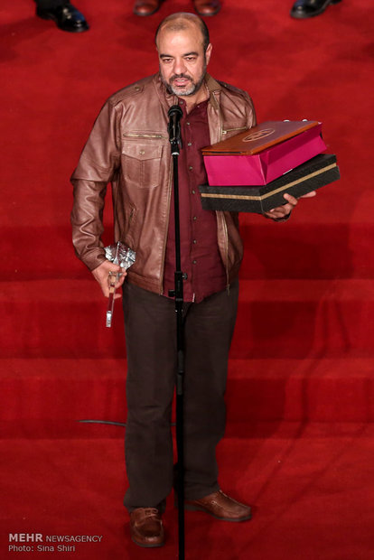 سیمرغ بهترین بازیگر نقش اول مرد برای فیلم «خداحافظی طولانی» اهدا شد.