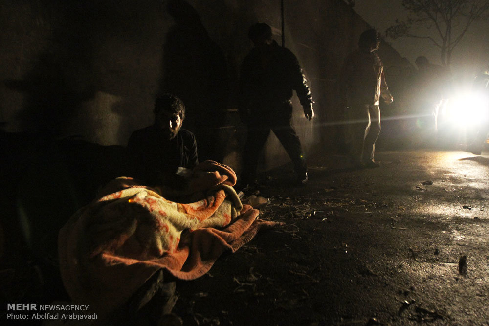 نَم زمین؛ سوغات سرما برای کارتنخوابها 1 پایگاه خبری ججین پایگاه خبر ججین