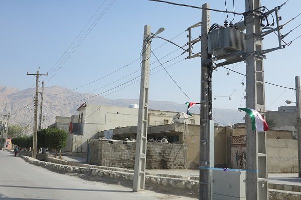 ۳ روستای محروم دزفول برای نخستین بار از نعمت برق بهره مند شدند 