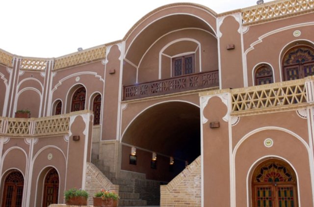 گردشگری حلقه مفقوده در توسعه/ سرزمین آفتاب مملو از جاذبه است