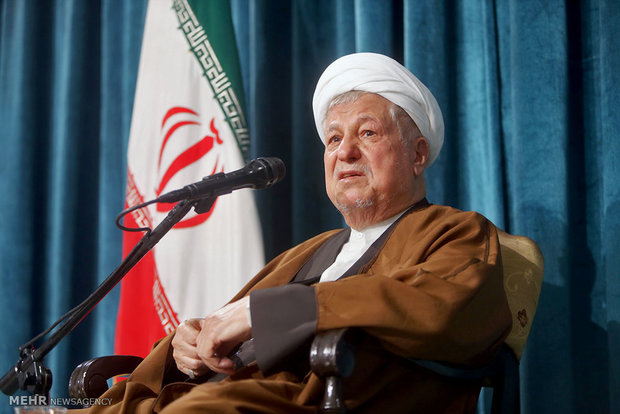 هاشمی رفسنجانی درگذشت همشیره مقام معظم رهبری را تسلیت گفت