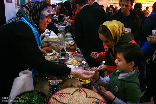 جشنواره غذاهای سنتی ایران