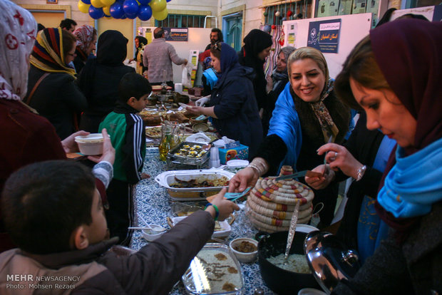 جشنواره غذاهای سنتی ایران