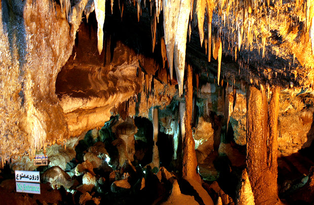 غار «کتله خور»، زمانی برای درنگ در هنرنمایی آب و بلورهای آهکی