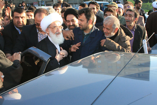 از شعرخوانی آیت الله نوری همدانی تابازدید از حوزه خواهران ورامین